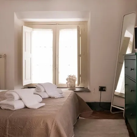 Civico 18 & Manzoni House * קטאניה